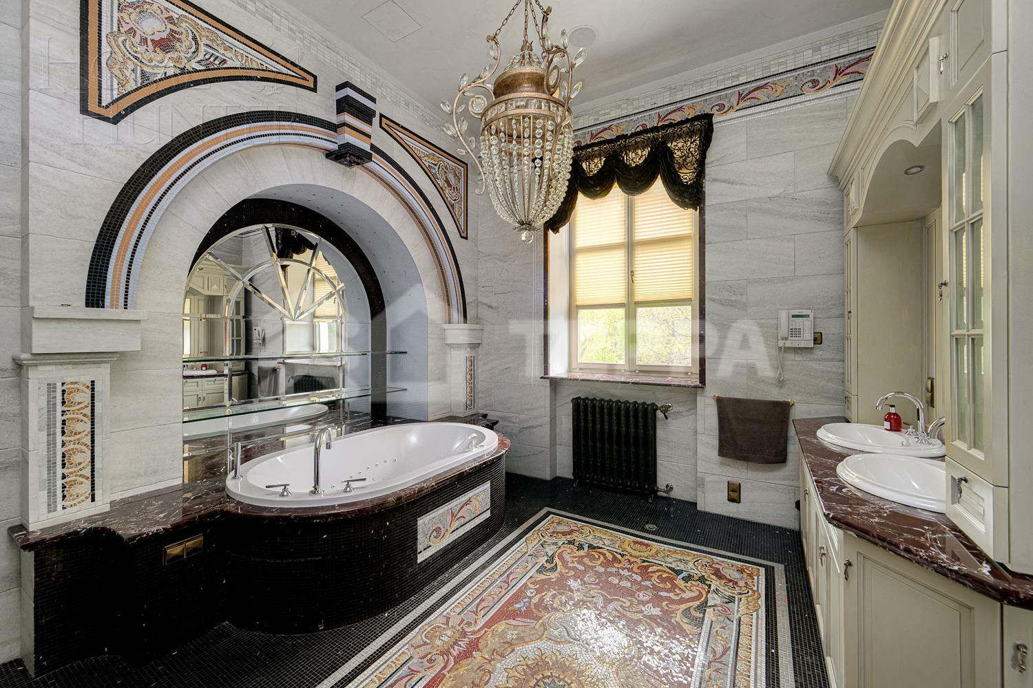 2-этажный коттедж 1 250 м² с отделкой