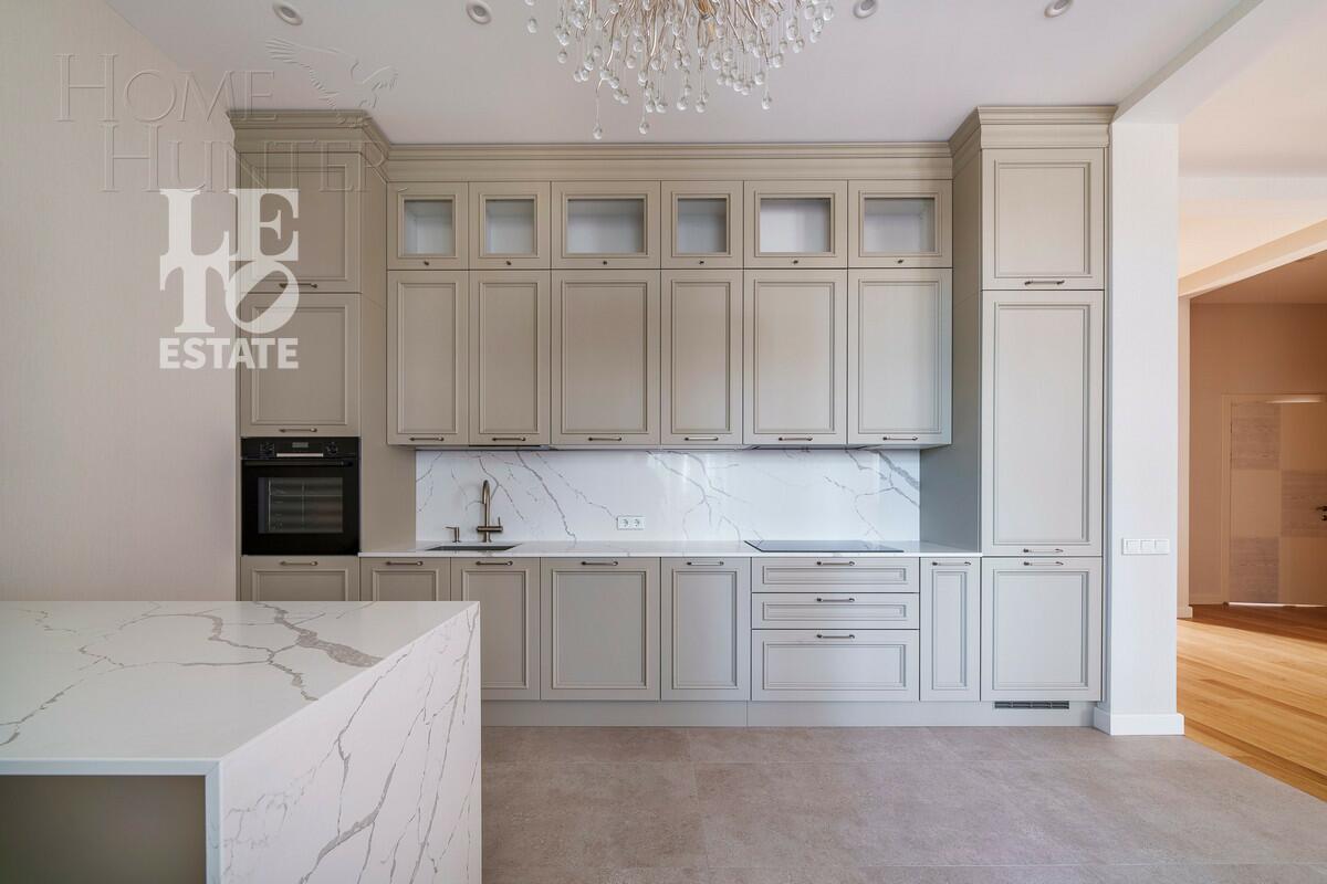 4-КОМН. КВАРТИРА С ОТДЕЛКОЙ 197.3 М² НА 4 ЭТАЖЕ