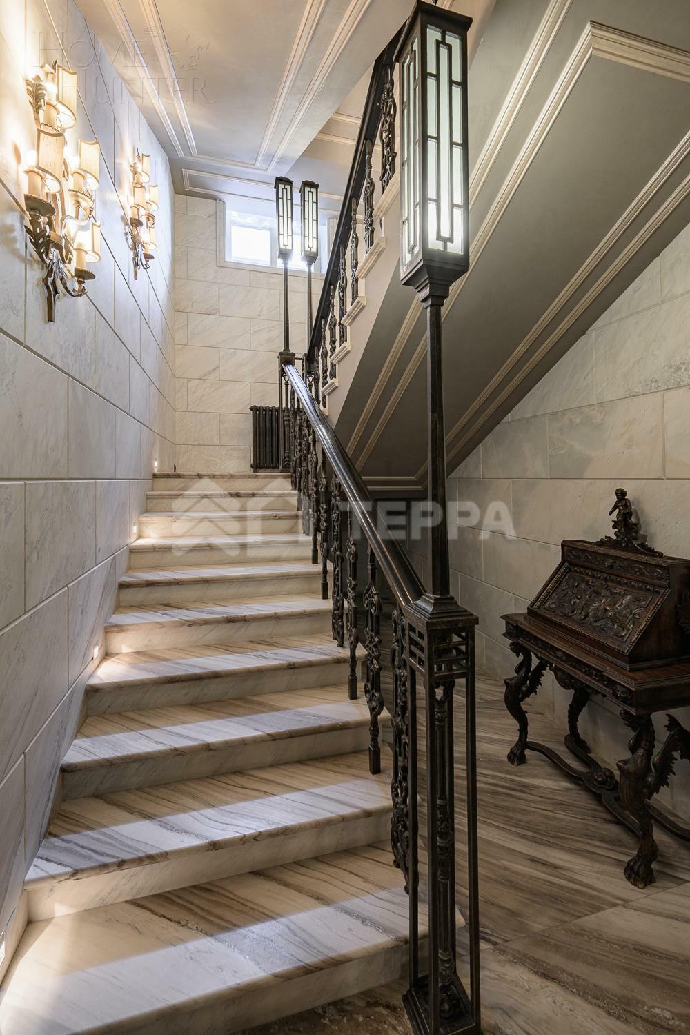 2-этажный коттедж 1 250 м² с отделкой