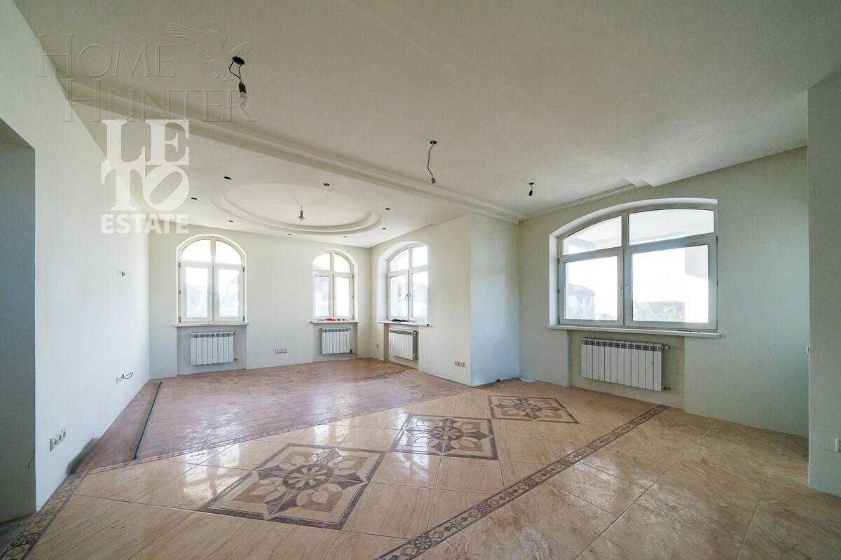 3-этажный коттедж 330 м² с отделкой