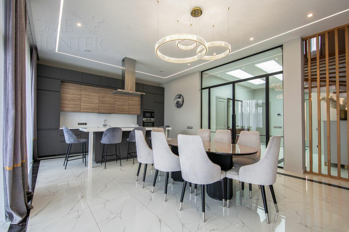 2-этажный коттедж 300 м² с отделкой