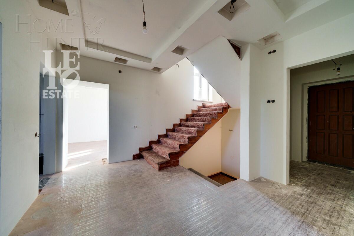 3-этажный коттедж 330 м² с отделкой