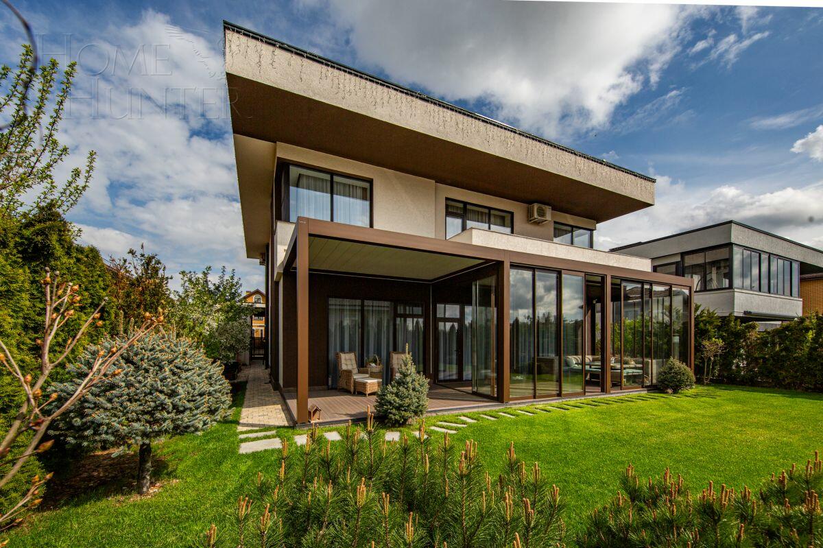 2-этажный коттедж 300 м² с отделкой