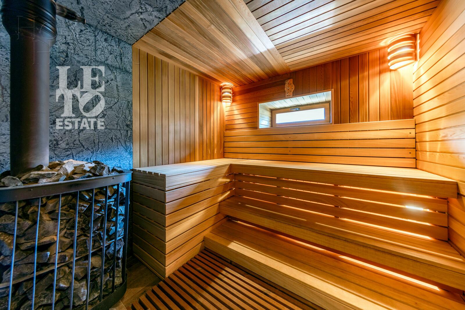 2-этажный коттедж 300 м² с отделкой