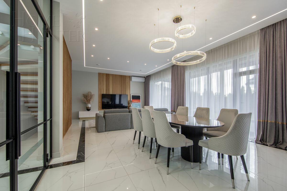 2-этажный коттедж 300 м² с отделкой