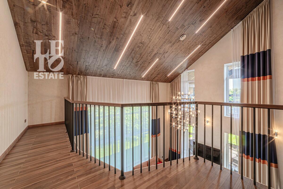 3-этажный коттедж 429 м² с отделкой