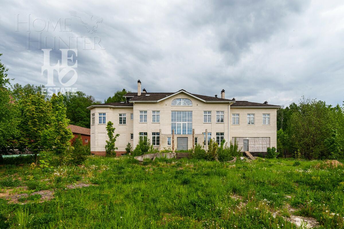 2-этажный коттедж 921 м² без отделки