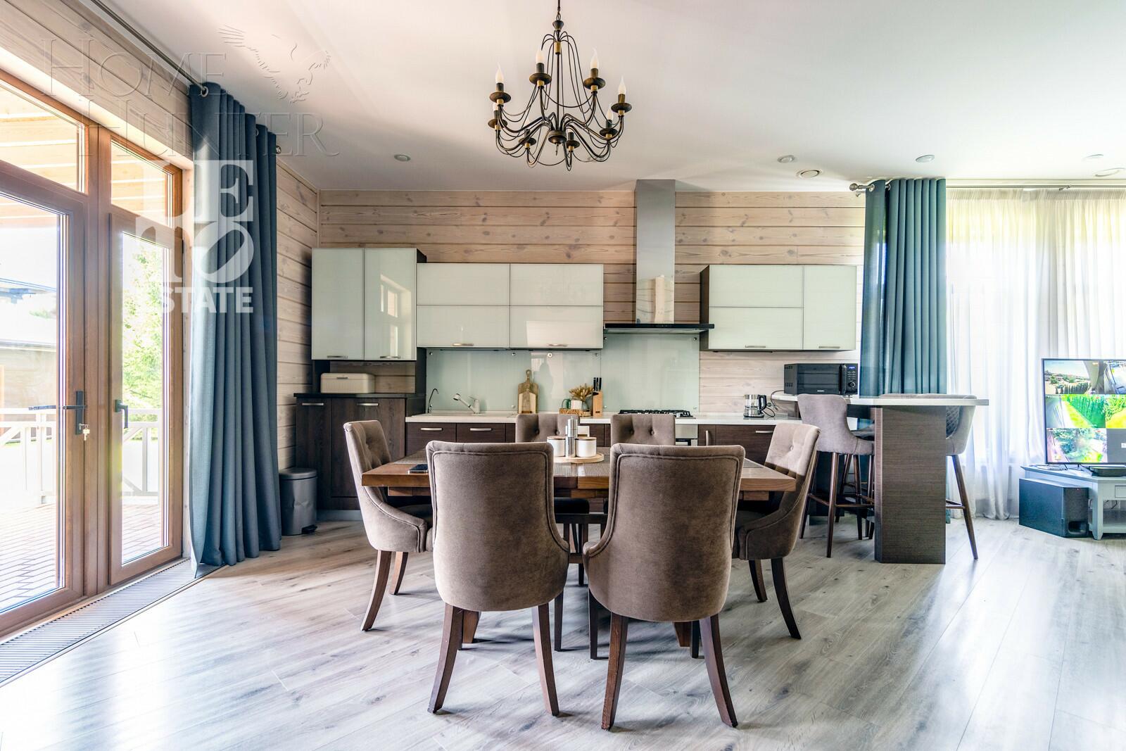 2-этажный коттедж 300 м² с отделкой