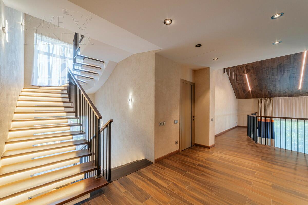 3-этажный коттедж 429 м² с отделкой