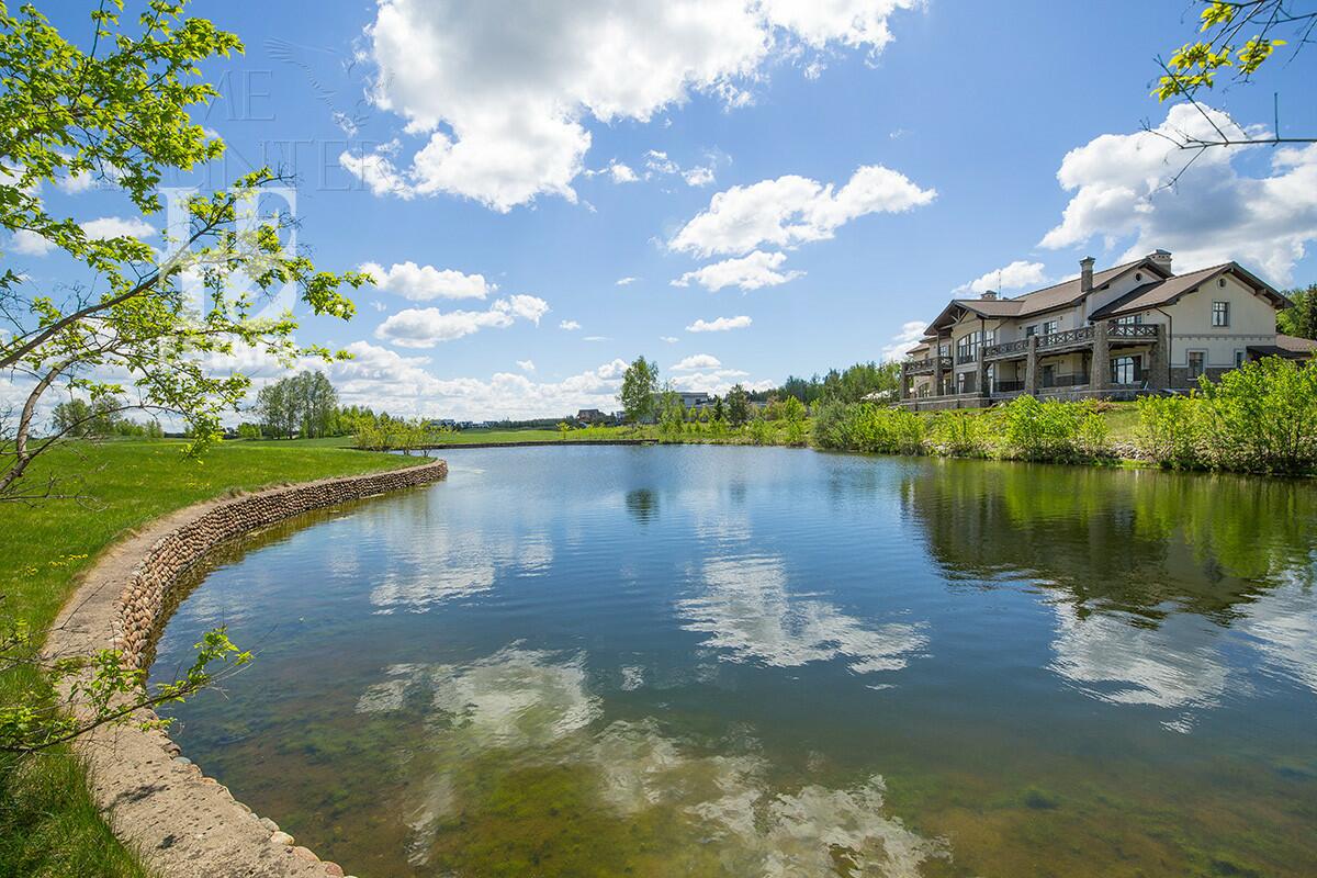 2-этажный коттедж 1 272.6 м² без отделки