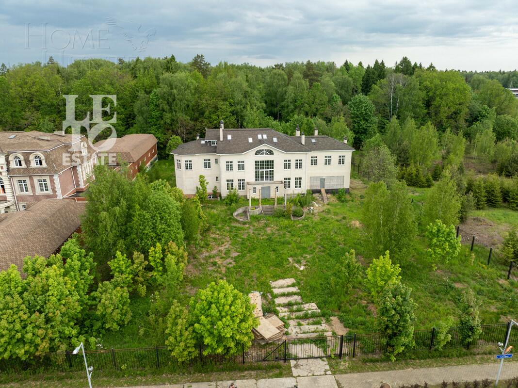 2-этажный коттедж 921 м² без отделки