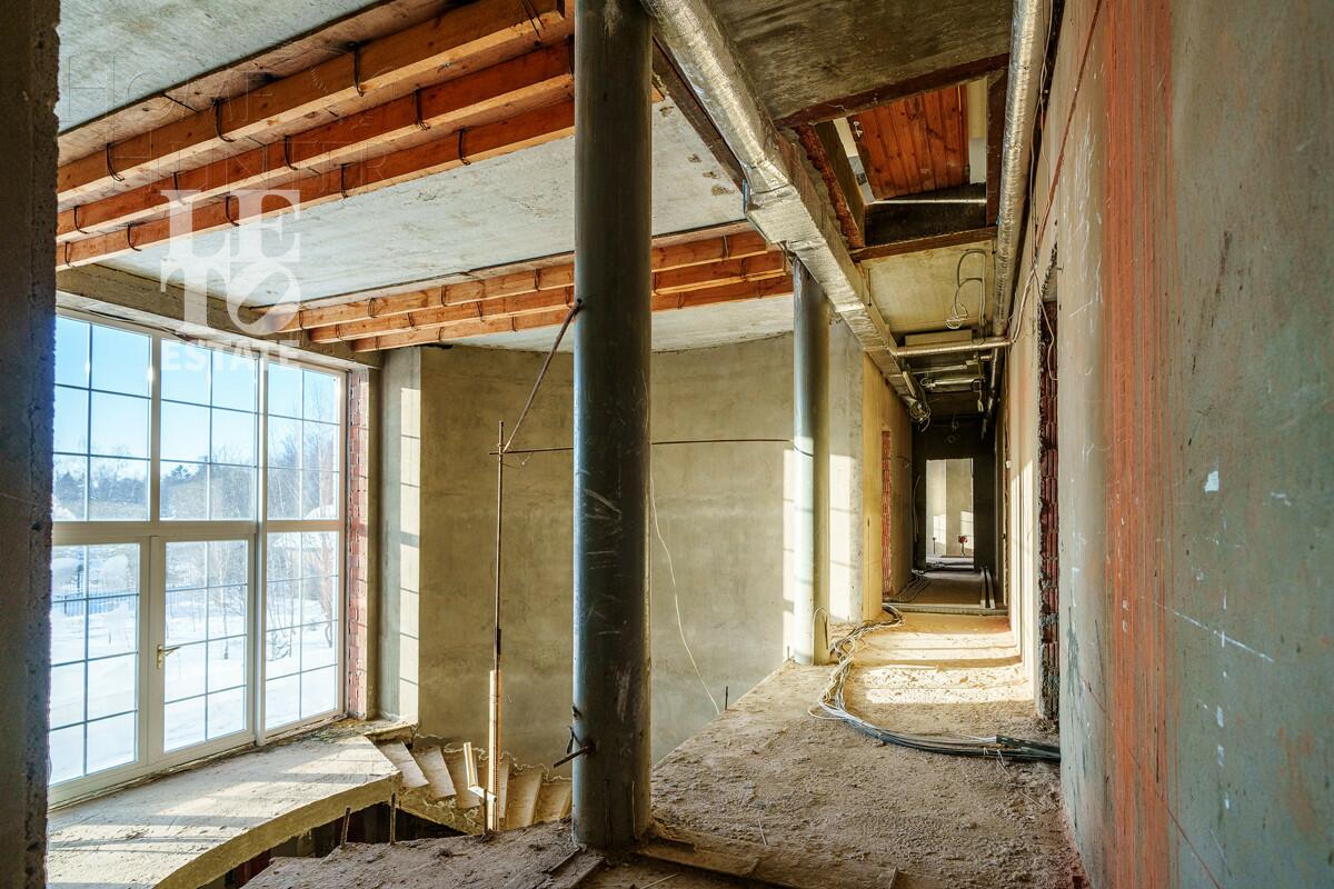 2-этажный коттедж 921 м² без отделки