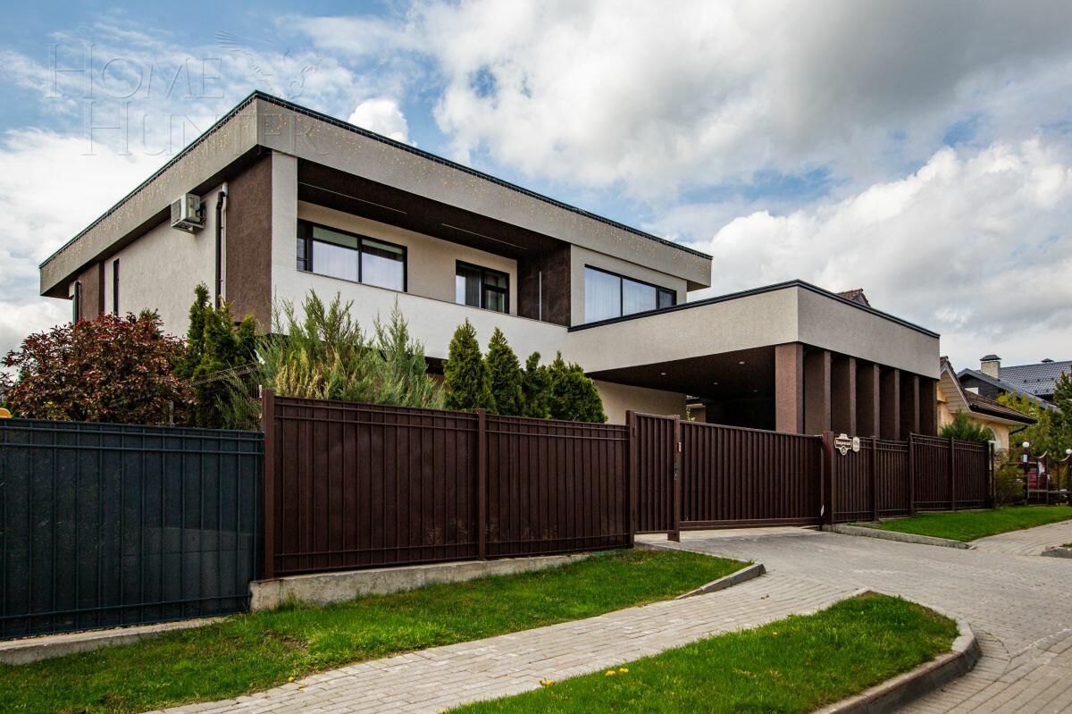 2-этажный коттедж 300 м² с отделкой