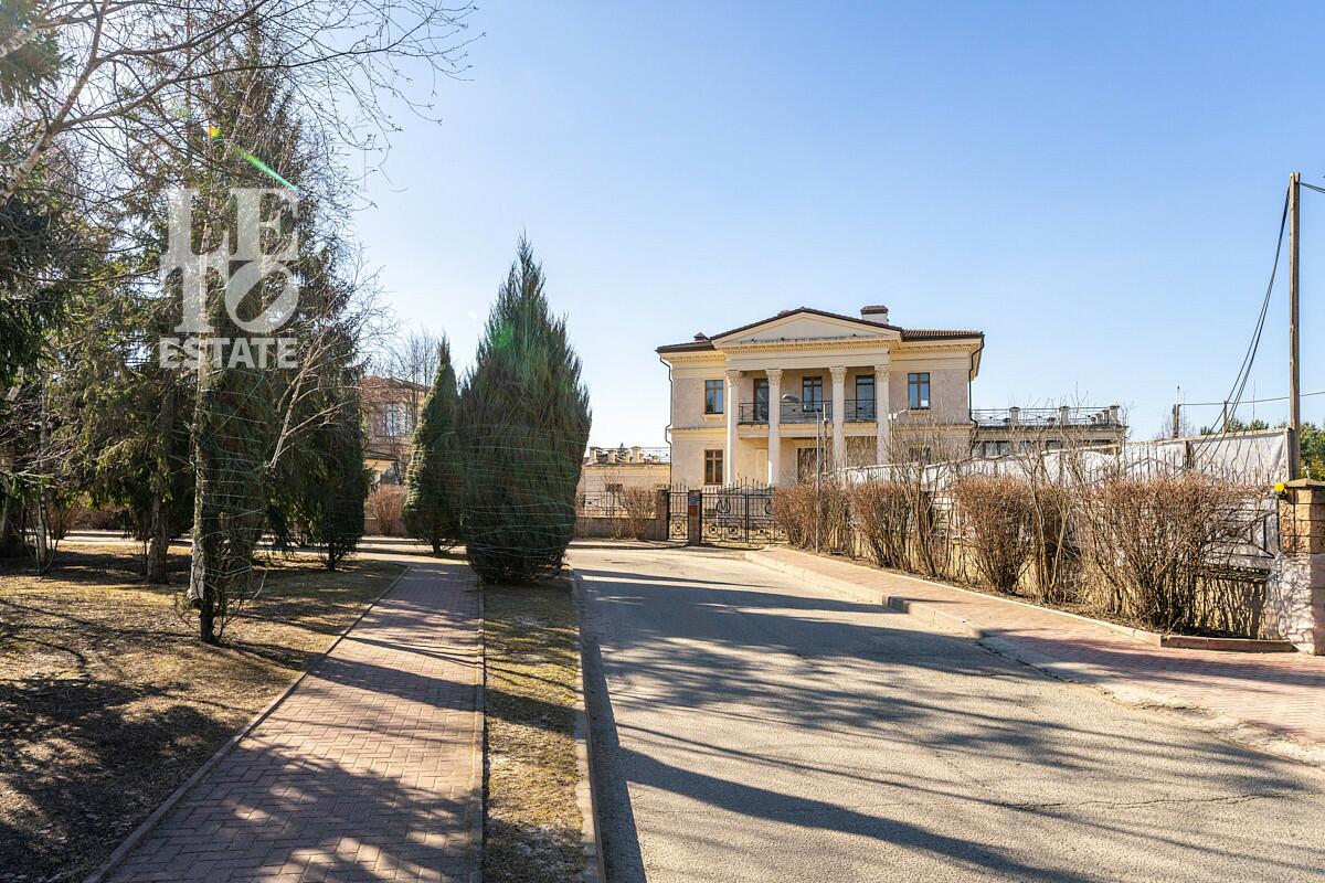 2-этажный коттедж 680 м² без отделки