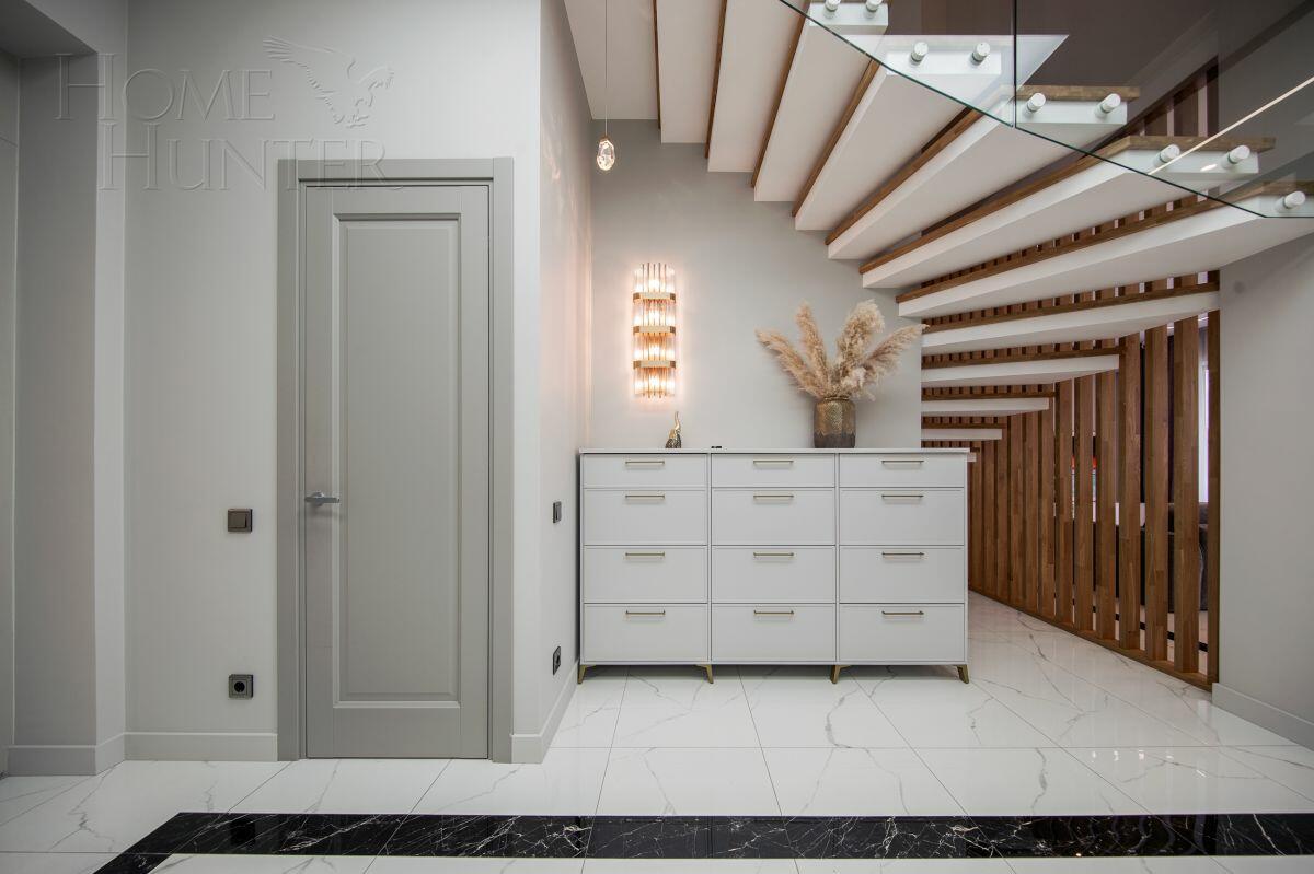 2-этажный коттедж 300 м² с отделкой