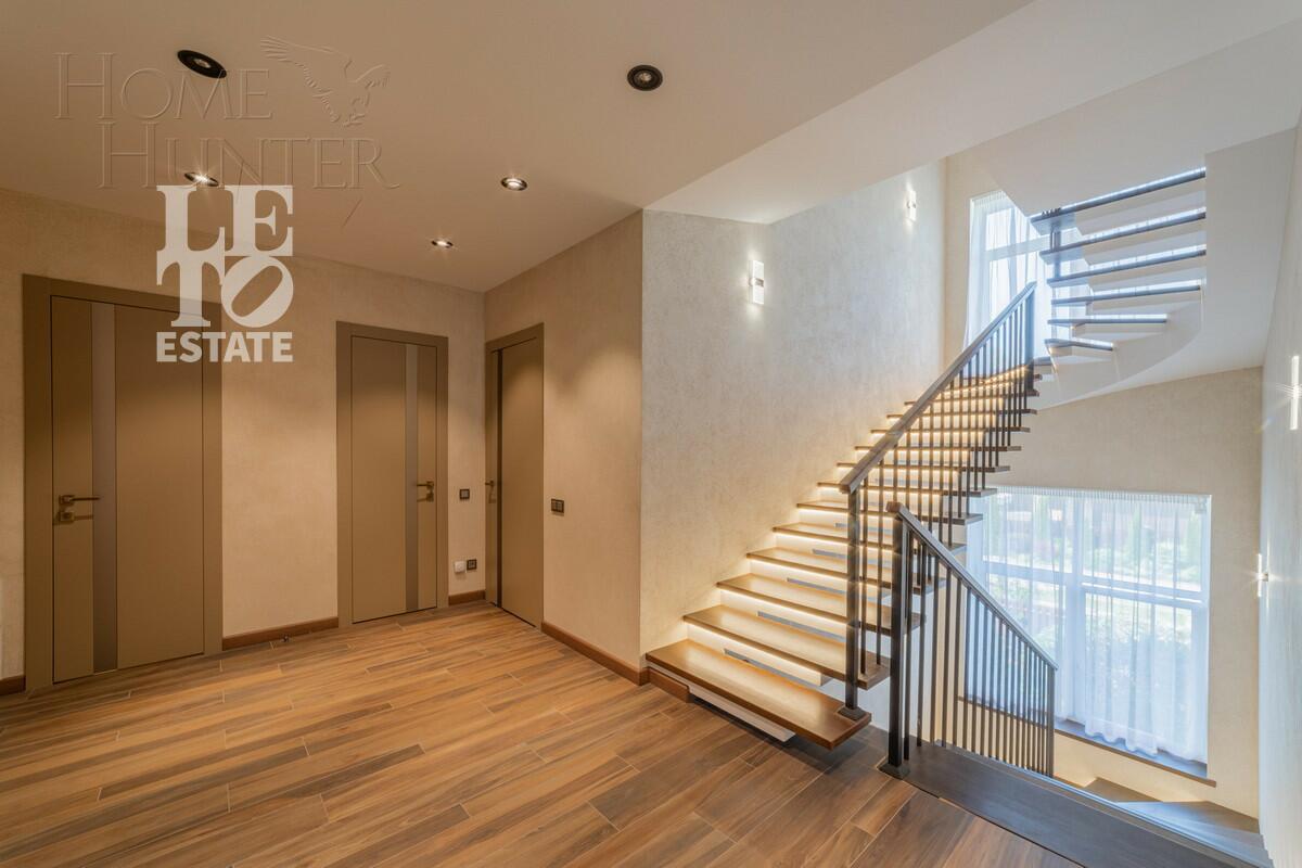 3-этажный коттедж 429 м² с отделкой