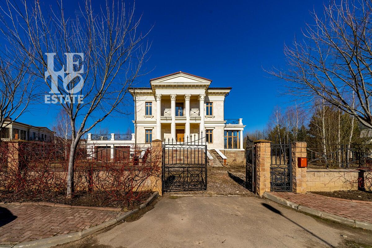 2-этажный коттедж 680 м² без отделки