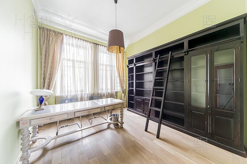 5-КОМН. КВАРТИРА С ОТДЕЛКОЙ 213.7 М² НА 5 ЭТАЖЕ