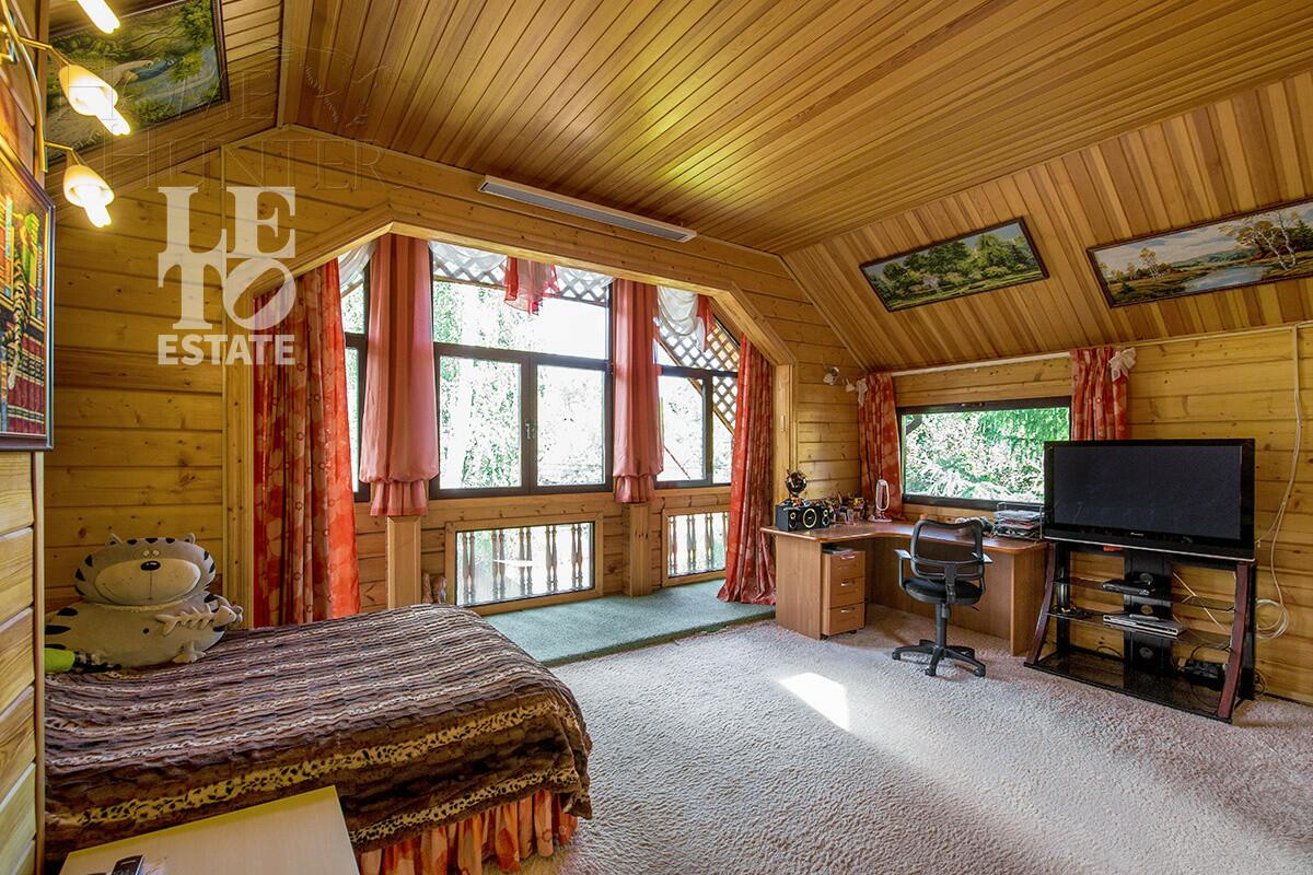 3-этажный коттедж 310 м² с отделкой