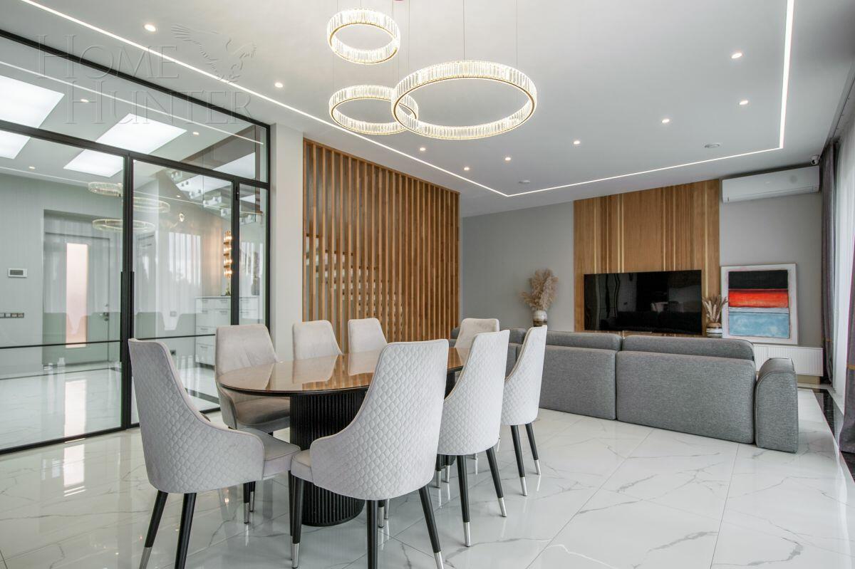 2-этажный коттедж 300 м² с отделкой