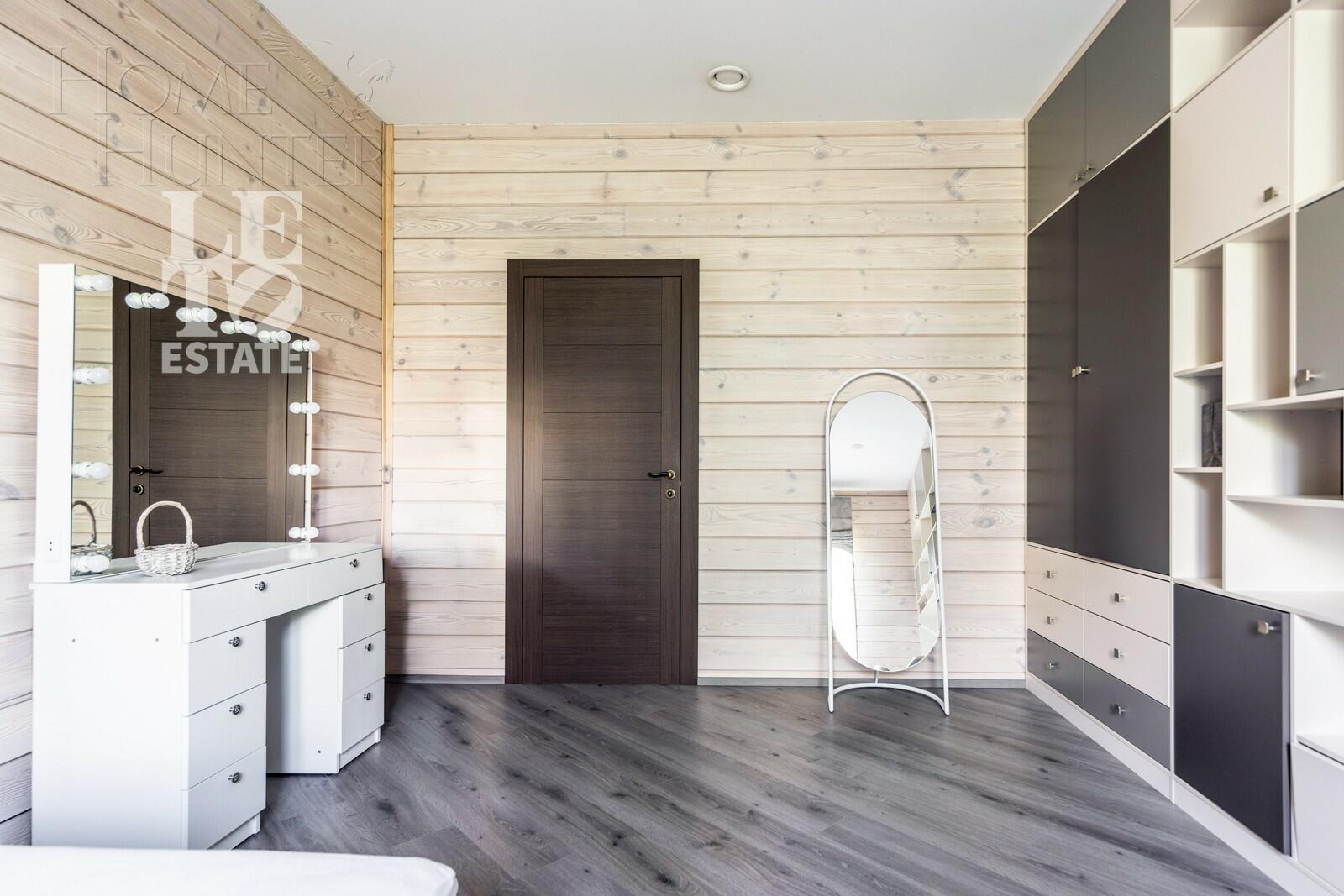 2-этажный коттедж 300 м² с отделкой