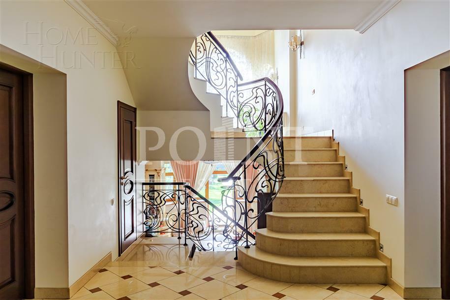 3-этажный коттедж 762 м² с отделкой