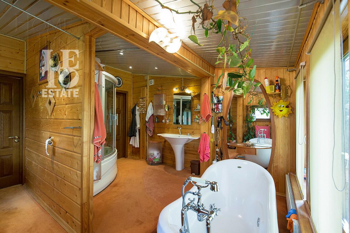 3-этажный коттедж 310 м² с отделкой