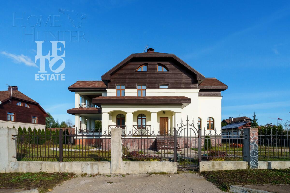 3-этажный коттедж 330 м² с отделкой