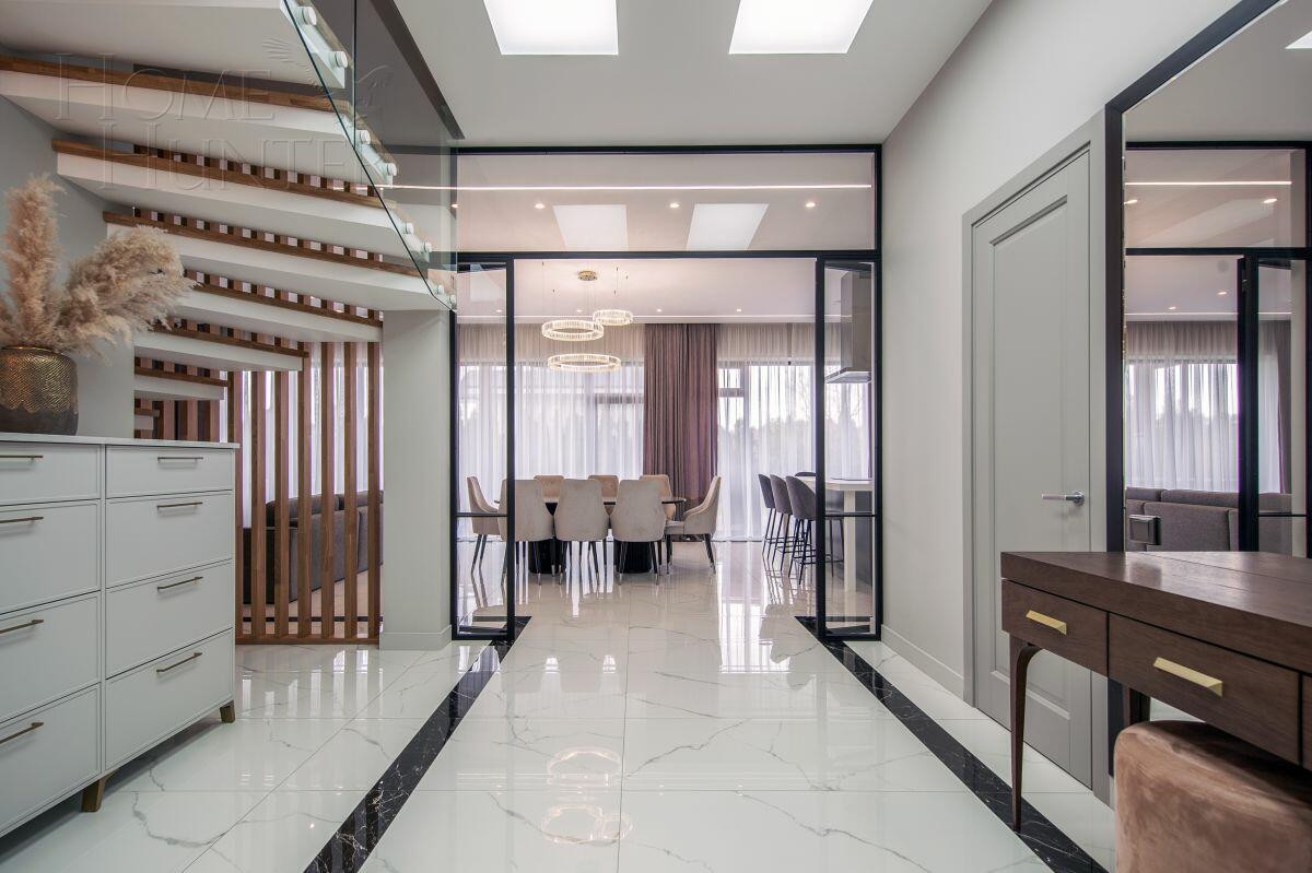 2-этажный коттедж 300 м² с отделкой