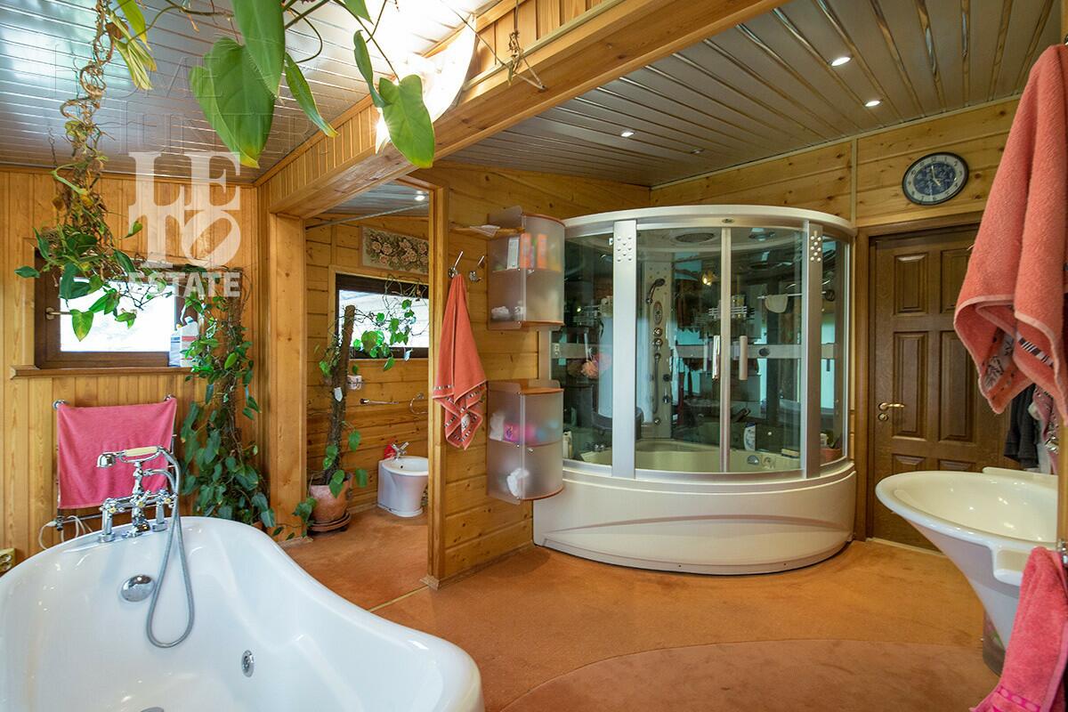 3-этажный коттедж 310 м² с отделкой