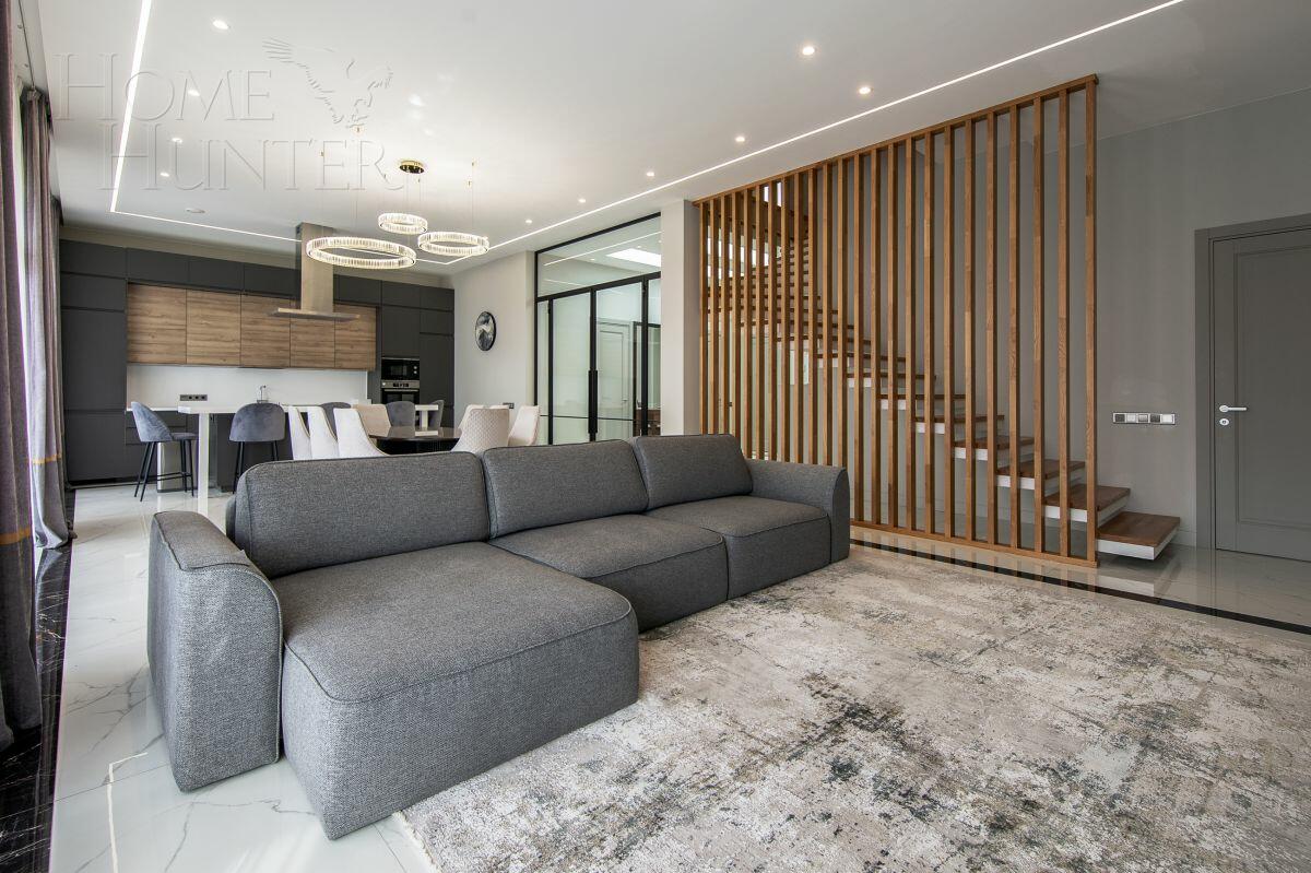 2-этажный коттедж 300 м² с отделкой