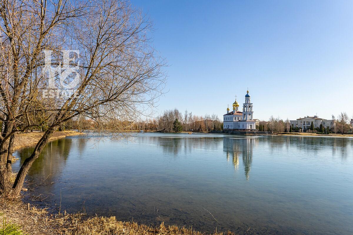 2-этажный коттедж 680 м² без отделки