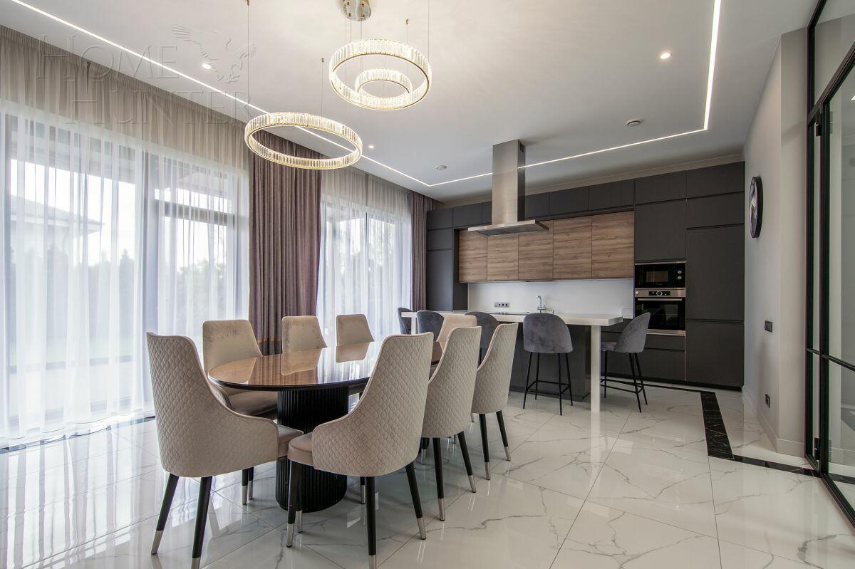 2-этажный коттедж 300 м² с отделкой