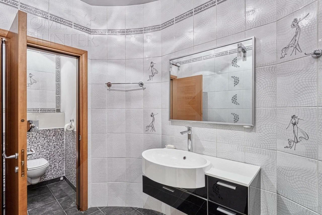 2-этажный коттедж 440.4 м² с отделкой