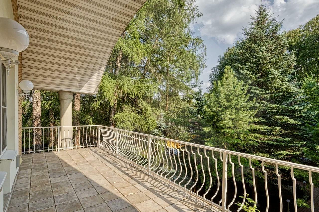 2-этажный коттедж 440.4 м² с отделкой