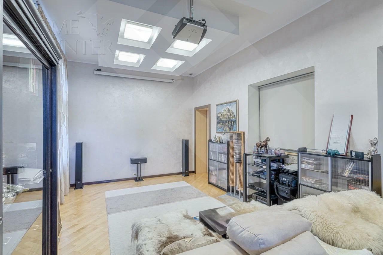 2-этажный коттедж 440.4 м² с отделкой