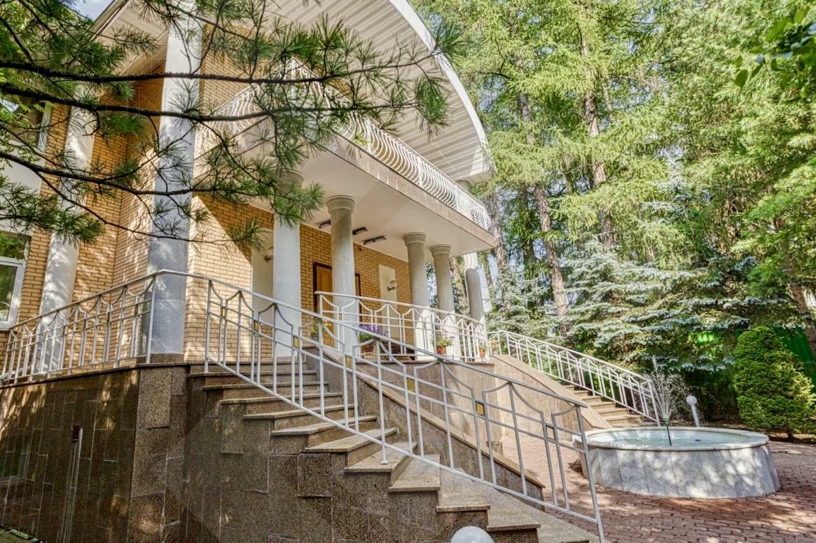 2-этажный коттедж 440.4 м² с отделкой