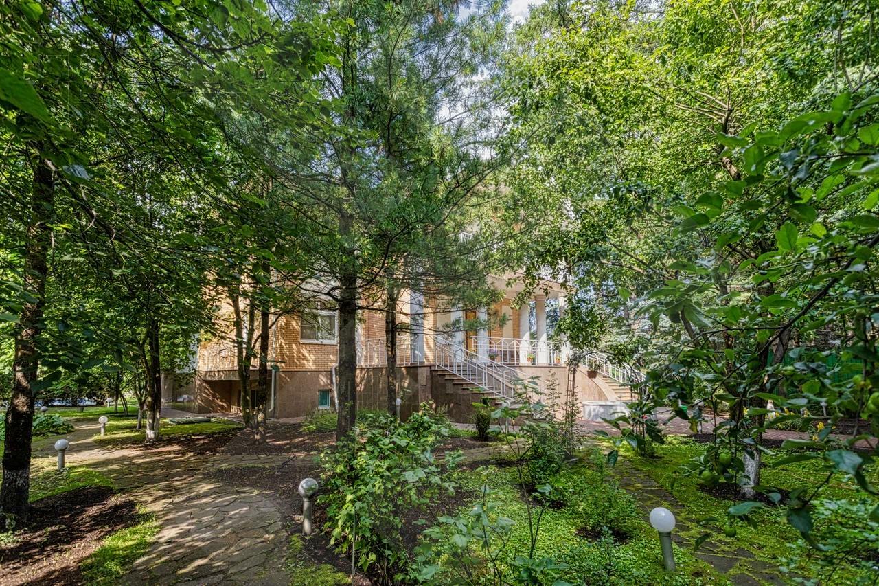 2-этажный коттедж 440.4 м² с отделкой