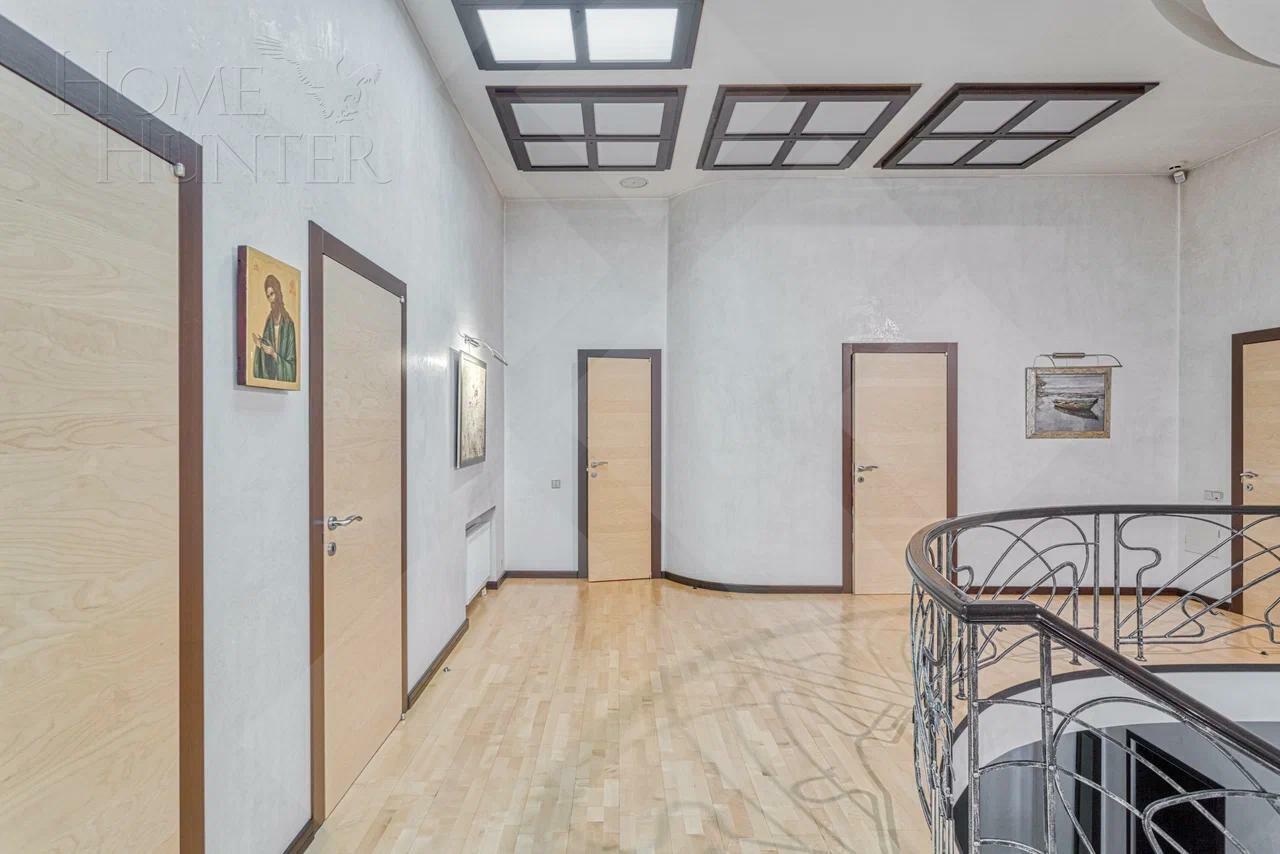 2-этажный коттедж 440.4 м² с отделкой