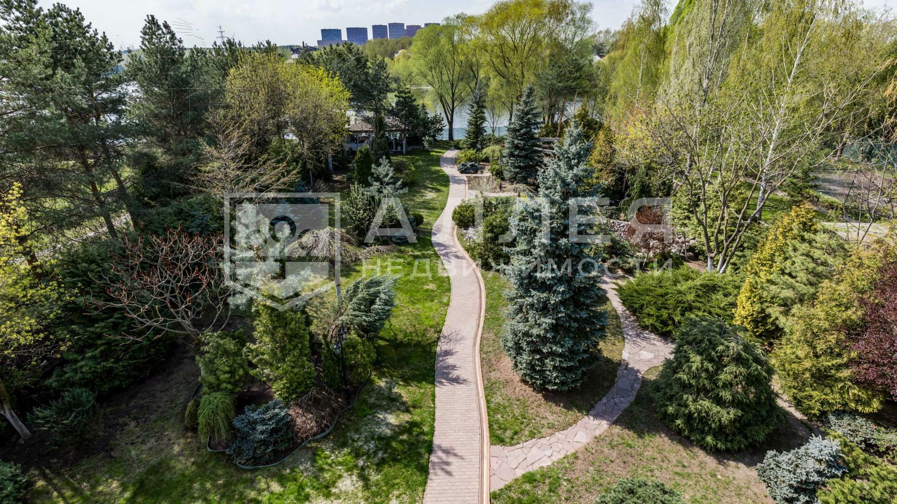 3-этажный коттедж 762 м² с отделкой