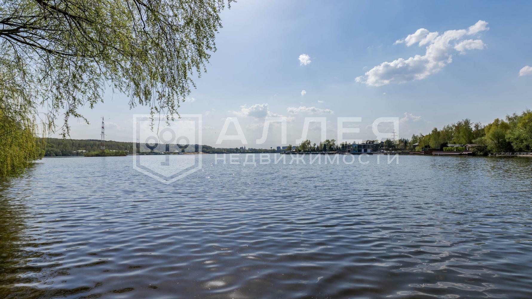 3-этажный коттедж 762 м² с отделкой