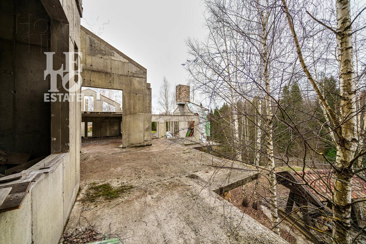 3-этажный коттедж 2 270 м² без отделки