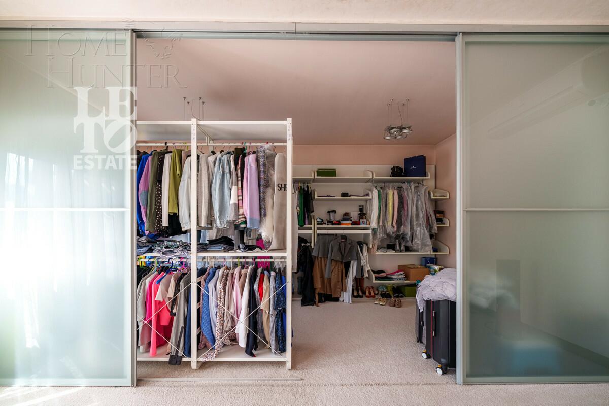 3-этажный коттедж 640 м² с отделкой