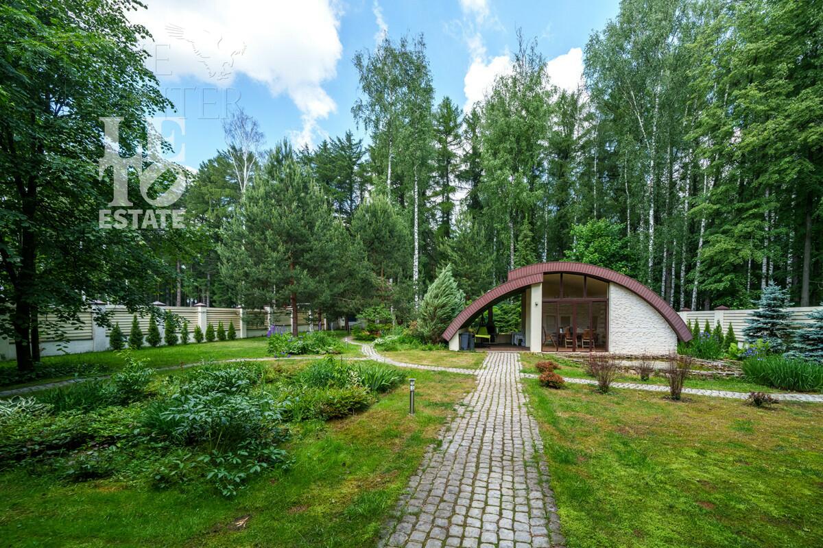 3-этажный коттедж 640 м² с отделкой