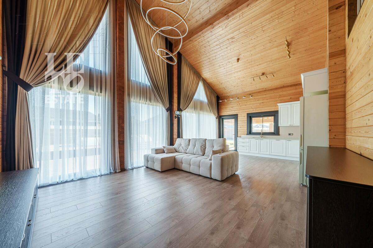 2-этажный коттедж 400 м² с отделкой