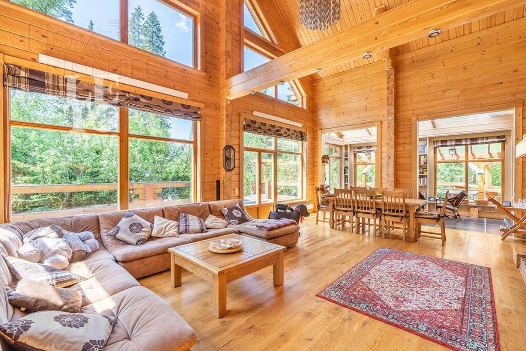 2-этажный коттедж 400 м² с отделкой