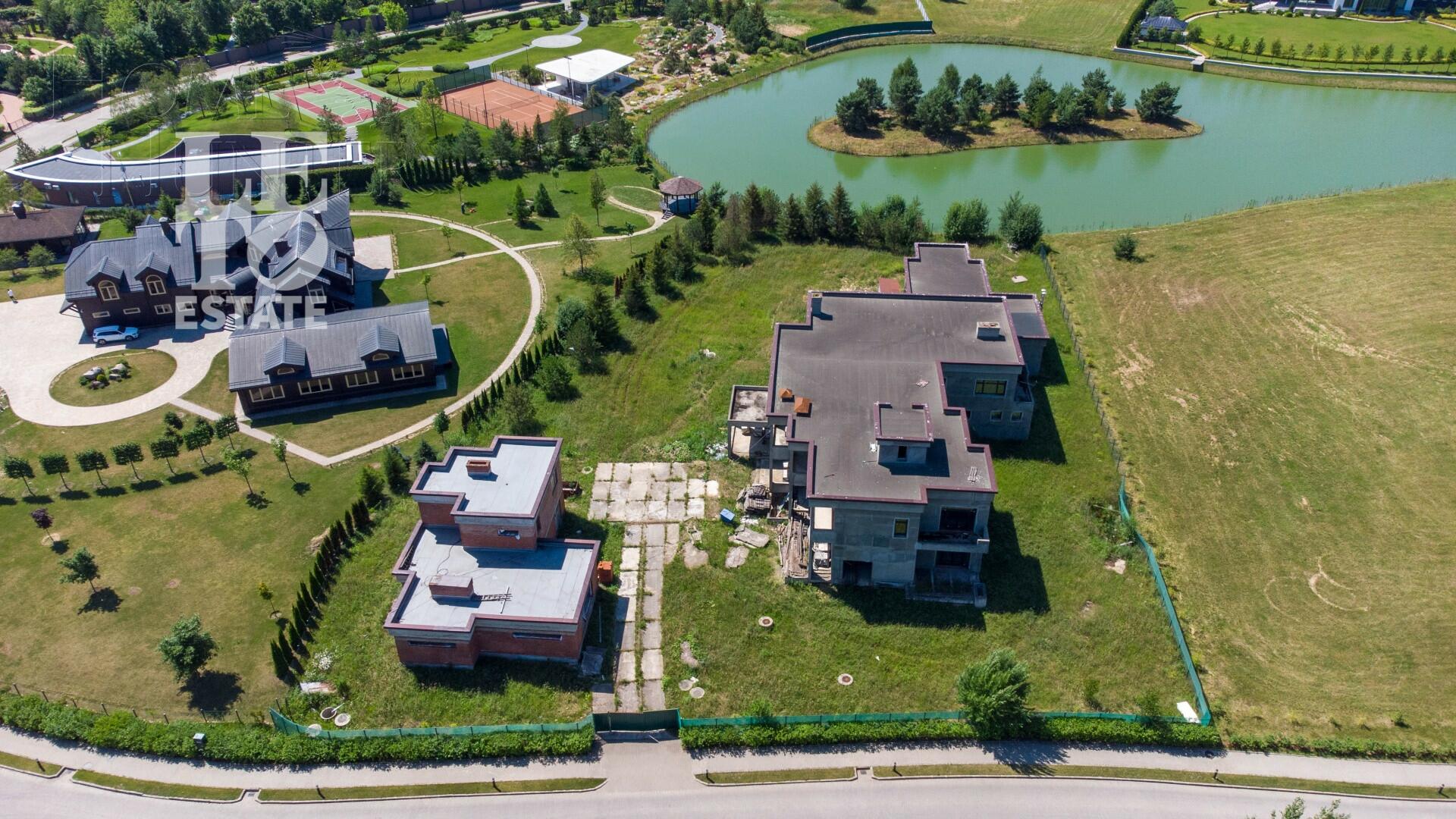 2-этажный коттедж 1 000 м² без отделки