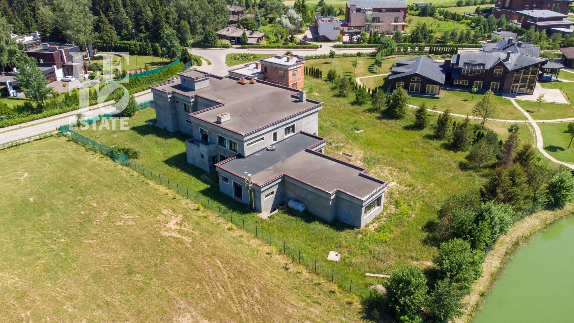 2-этажный коттедж 1 000 м² без отделки