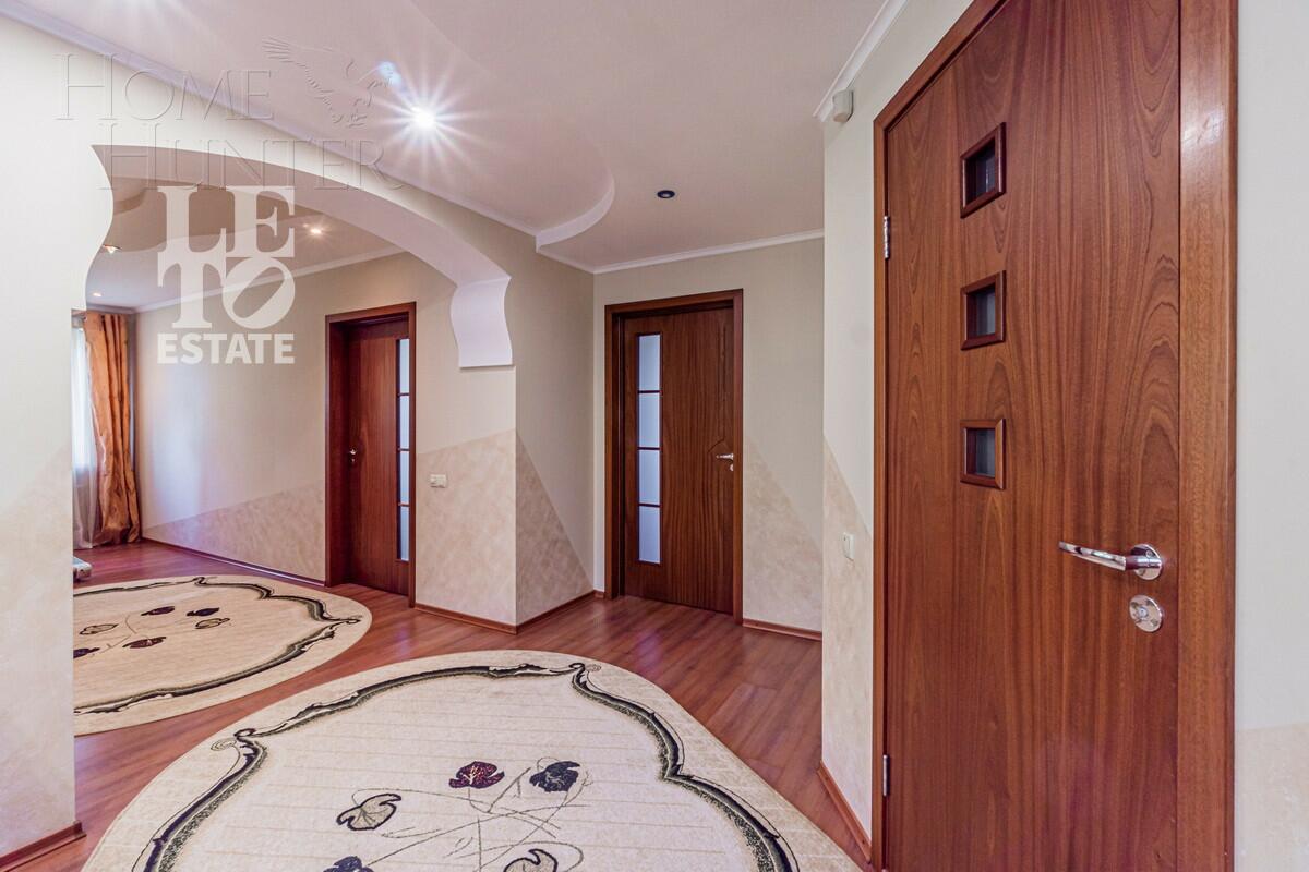 3-этажный коттедж 426 м² с отделкой