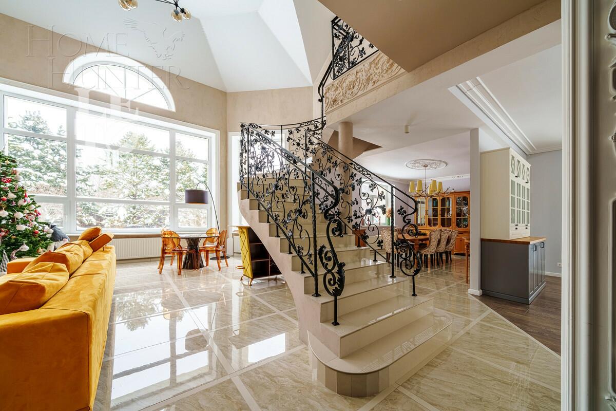 2-этажный коттедж 585 м² с отделкой